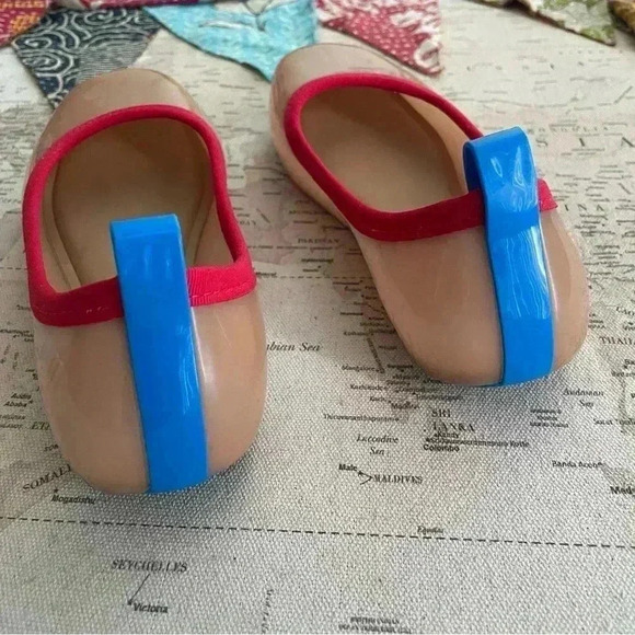 Mini Melissa Lance AD BEIGE/RED/BLUE Ballet Flats Size 7 - Picture 3 of 10